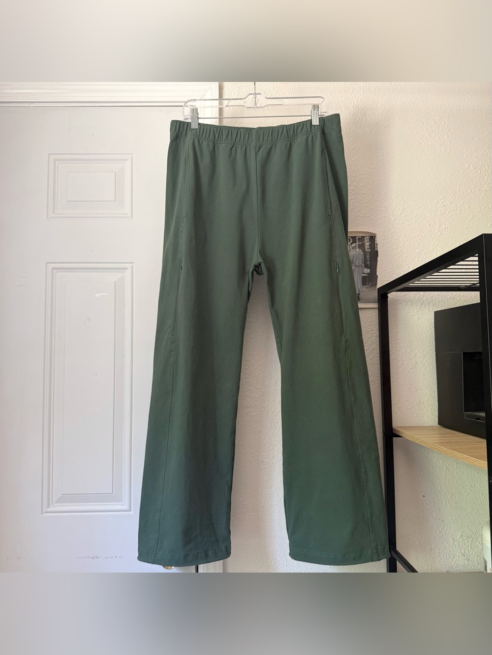 WONDERY green cotton nylon blend outdoors athletic straight leg pants‎